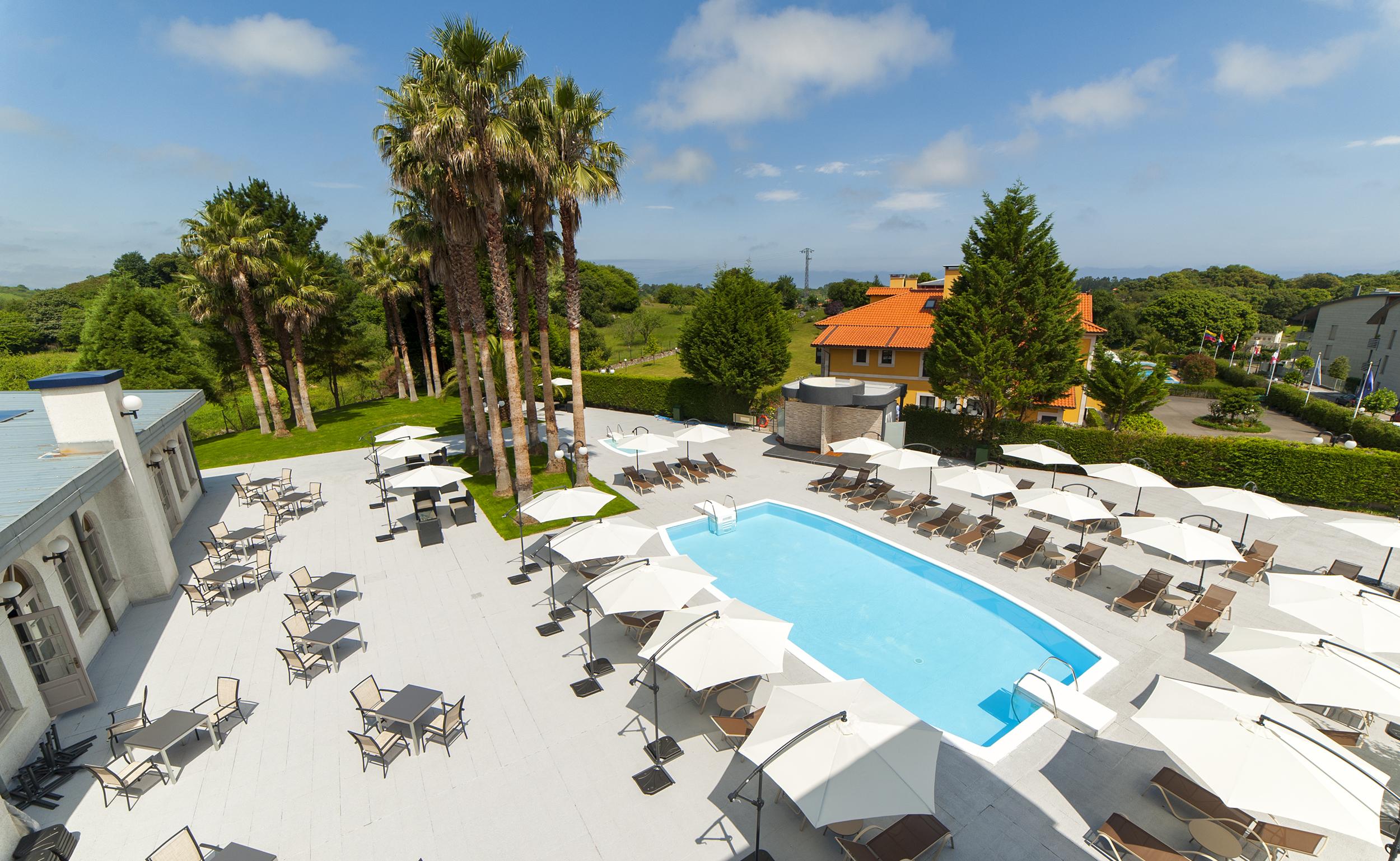 Hotel La Palma De Llanes Bagian luar foto