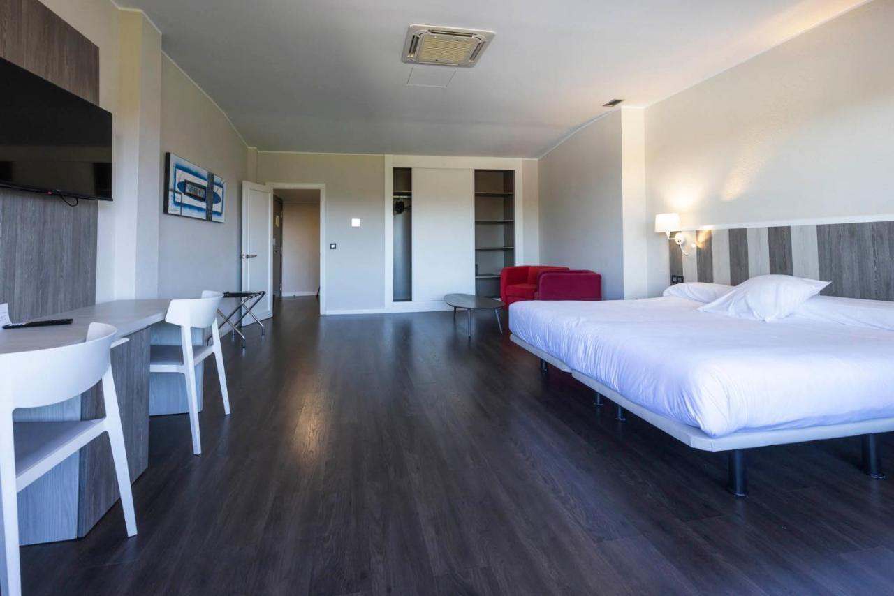 Hotel La Palma De Llanes Bagian luar foto