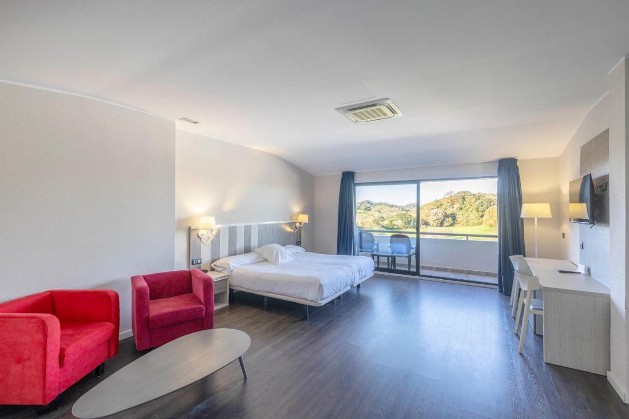 Hotel La Palma De Llanes Bagian luar foto